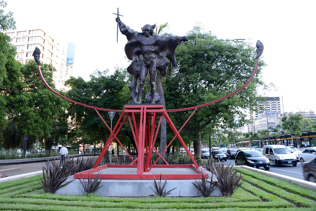 02 Cristobal Colon Christopher Columbus Statue By Ugo Attardi Near Beginning Of Avenida 9 de Julio Avenue Buenos Aires